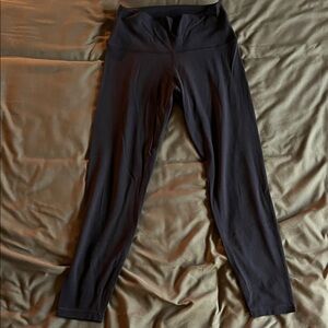 {ARITZIA} Golden Butter Cheeky Hi-Rise legging in size 8 short